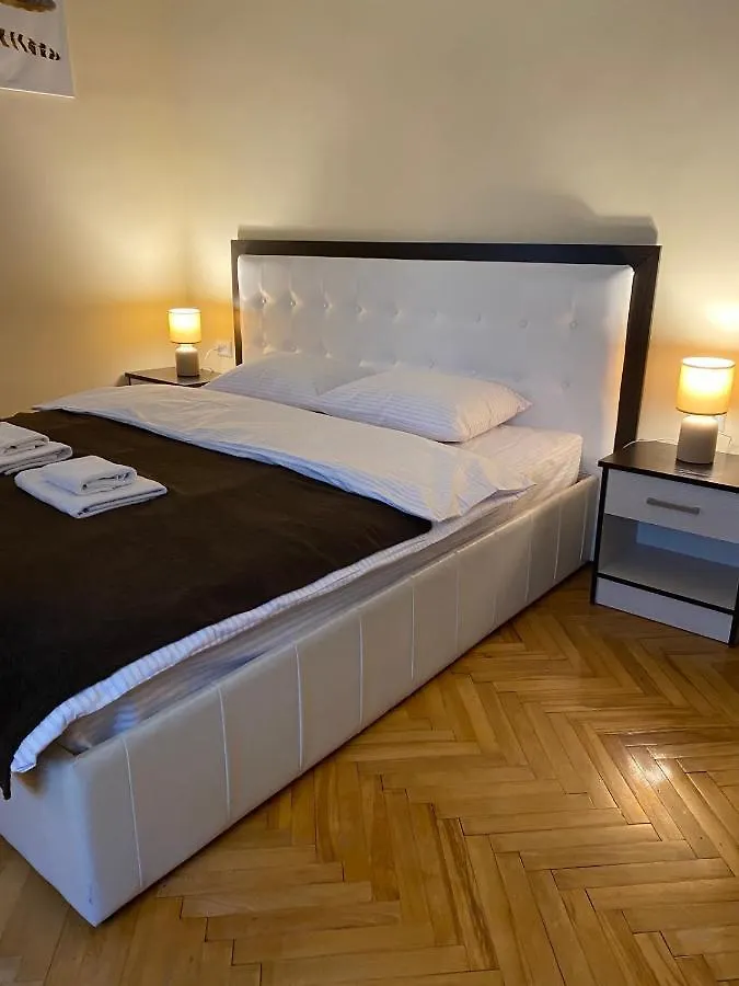 Апартаменты White Rooms On City Center Львов Украина