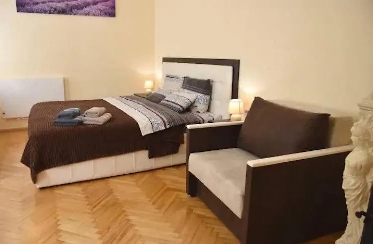 Апартаменты White Rooms On City Center Львов