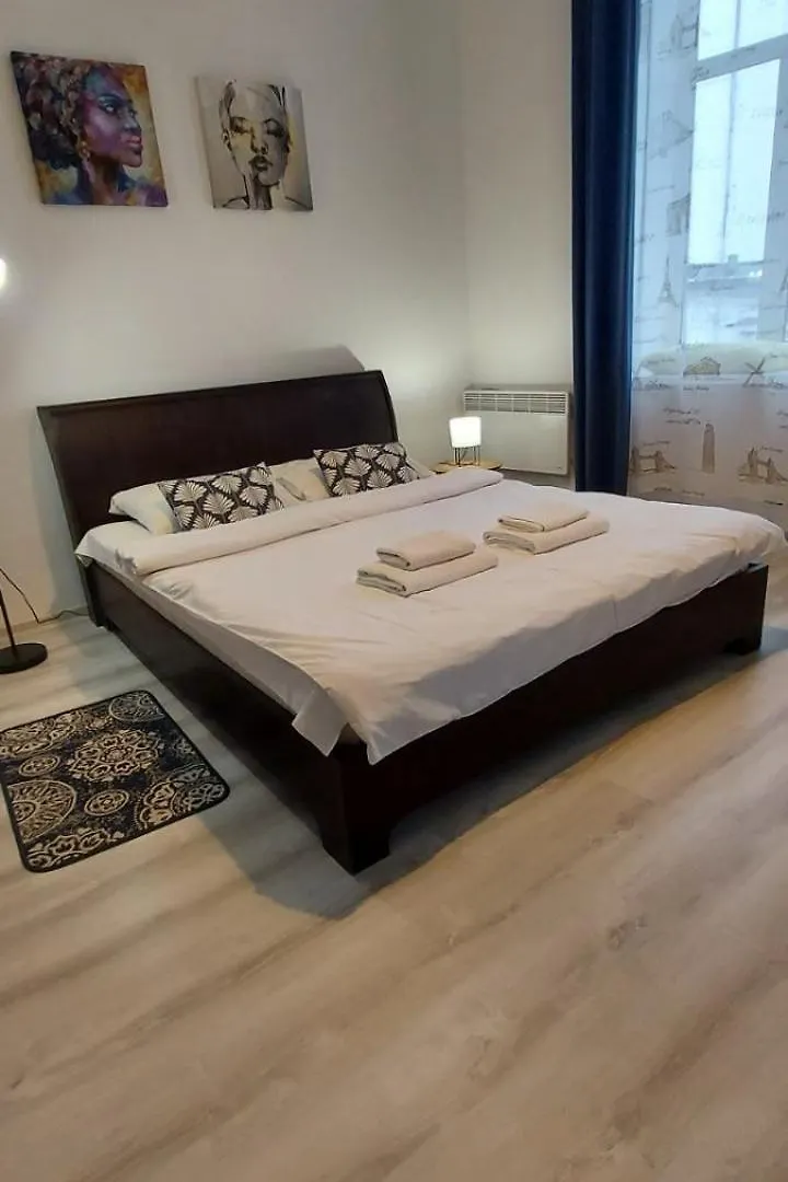White Rooms On City Center Львов Апартаменты